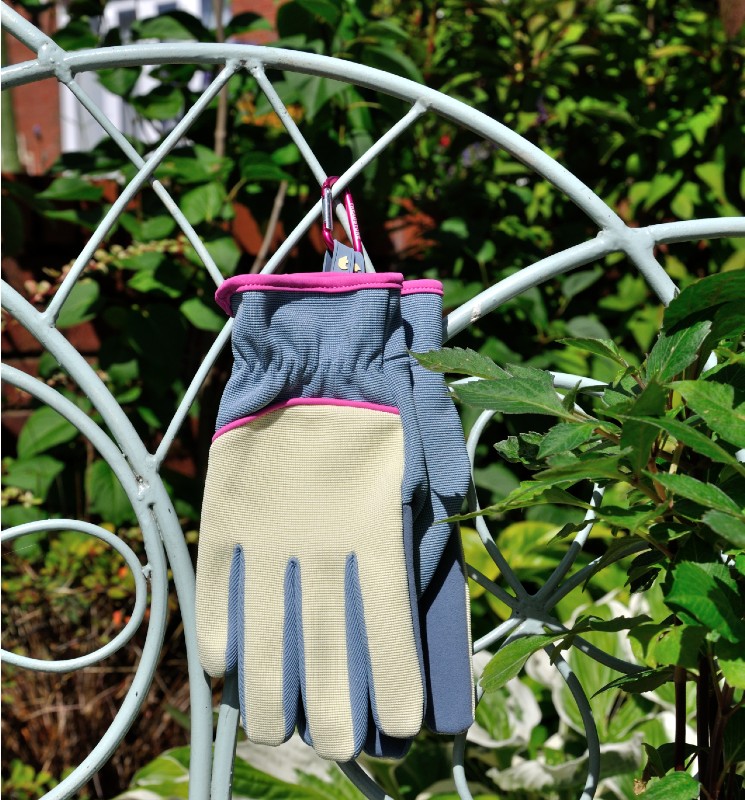 ClipGlove Ladies Gloves Hanging Up