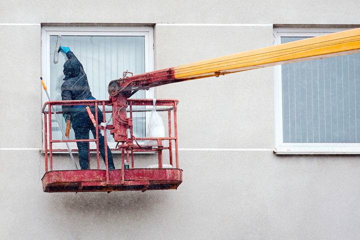 Find the best gloves for winter window cleaning